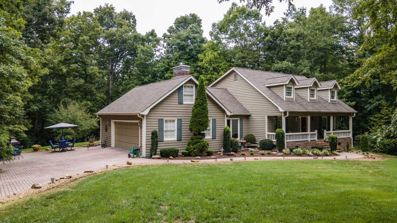 3683 Sourwood Tr - Photo 1