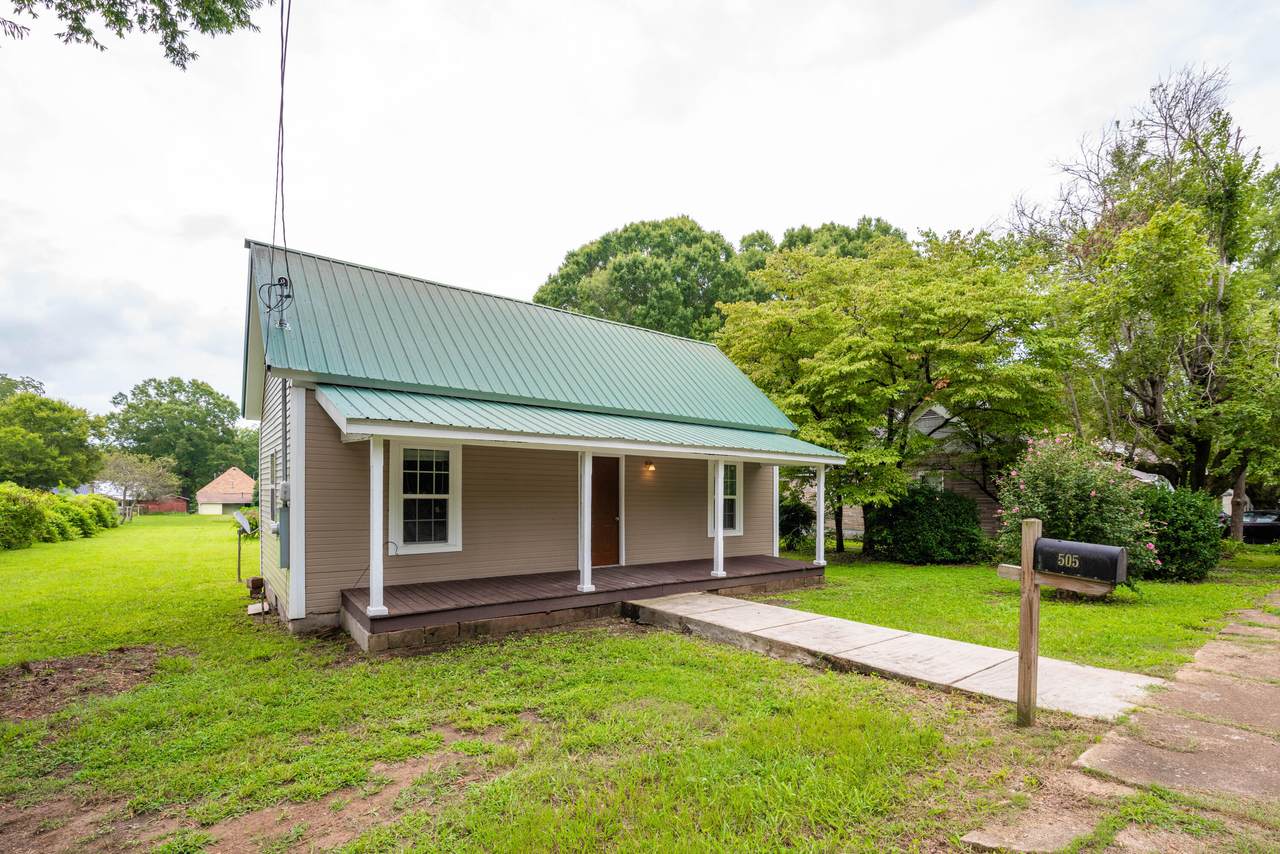 505 Magnolia St - Photo 1