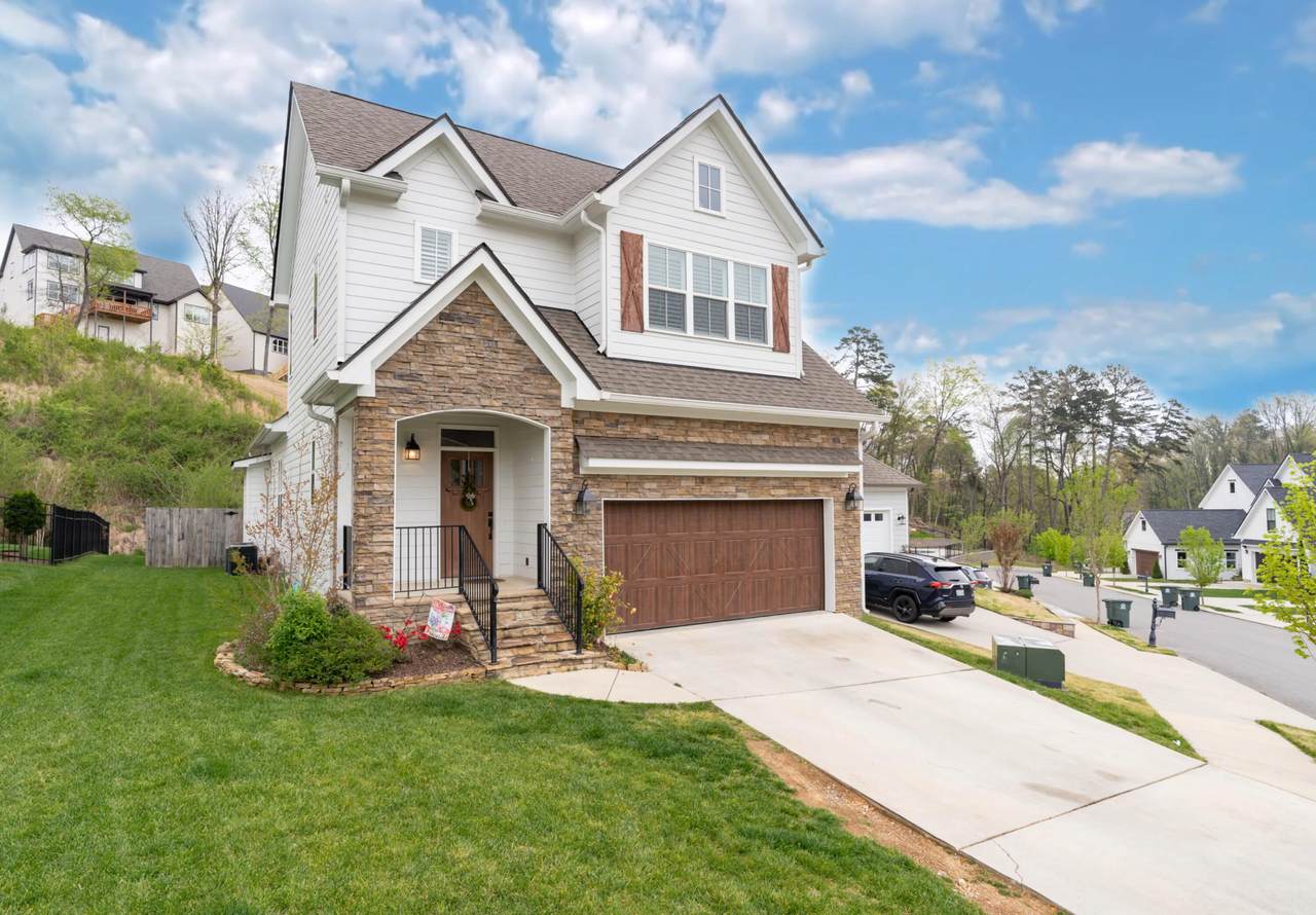 1332 Carrington Way - Photo 1