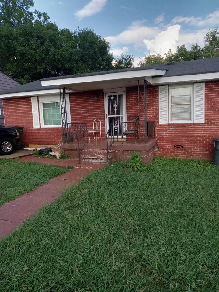 1108 Arlington Ave - Photo 1