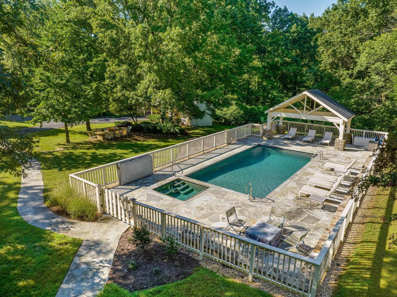 https://bt-photos.global.ssl.fastly.net/chattanooga/1280_boomver_1_1362208-2.jpg