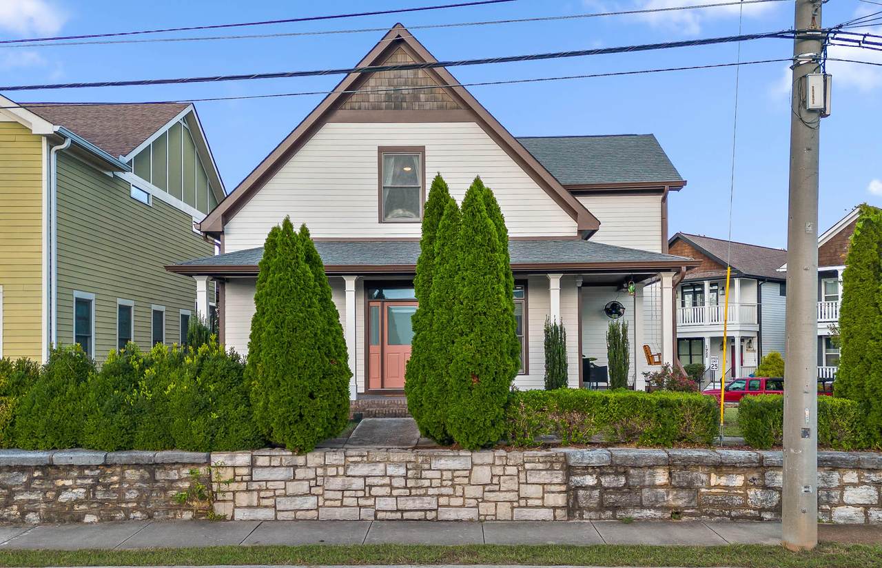 1920 Rossville Ave - Photo 1