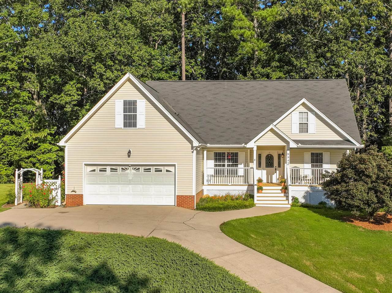 9942 Fielding Rd - Photo 1