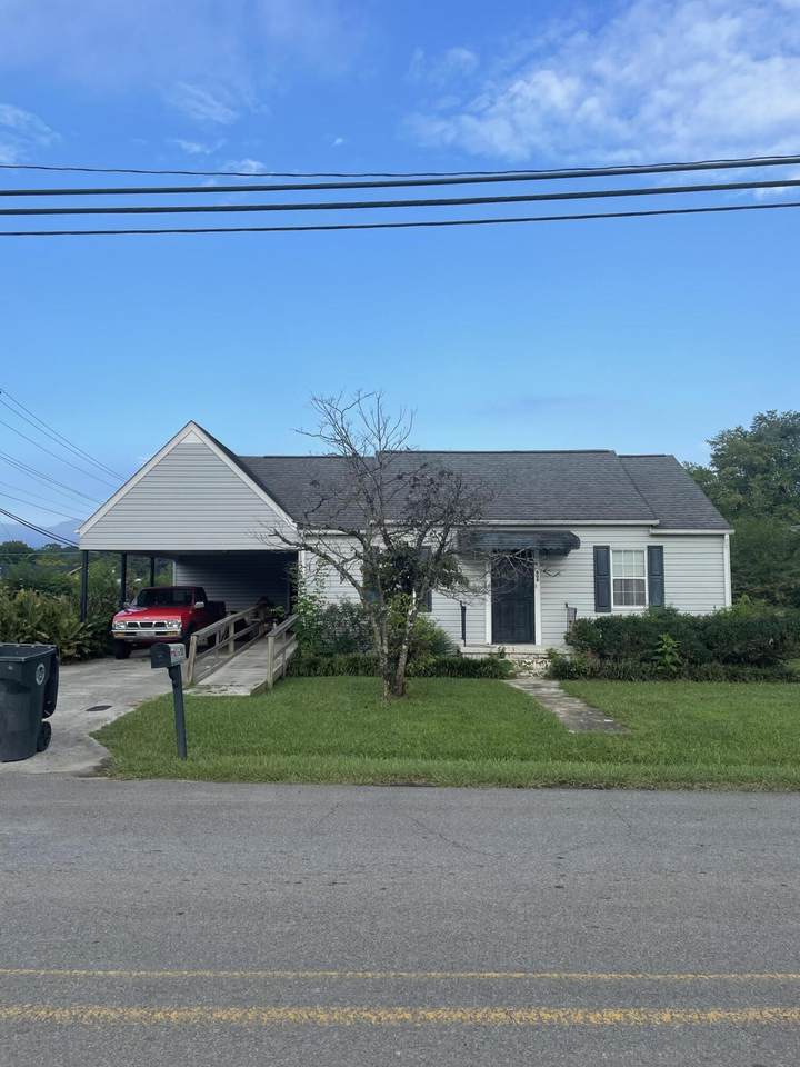 608 Cherokee St - Photo 1