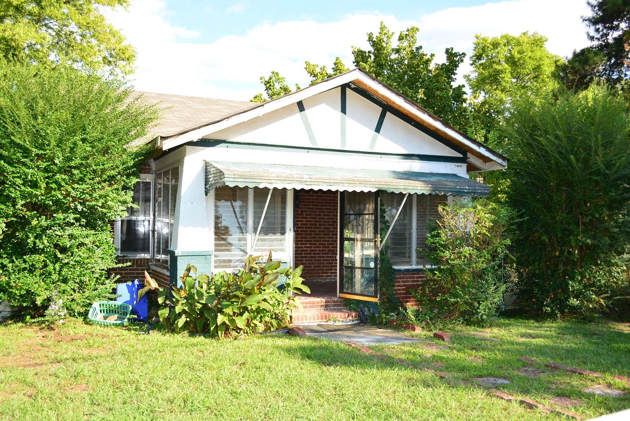 702 Gillespie Rd - Photo 1