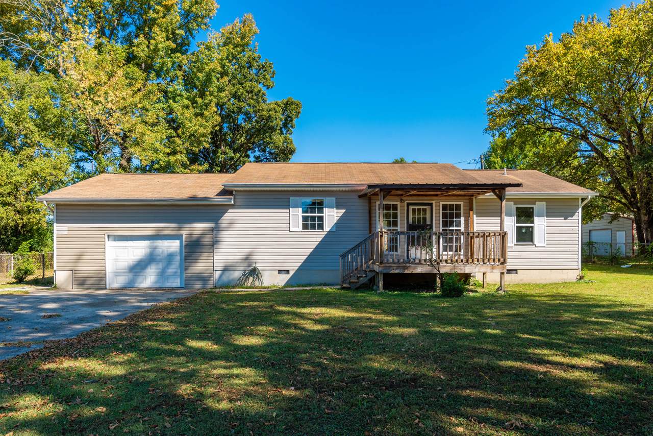 702 Henderson Ave - Photo 1