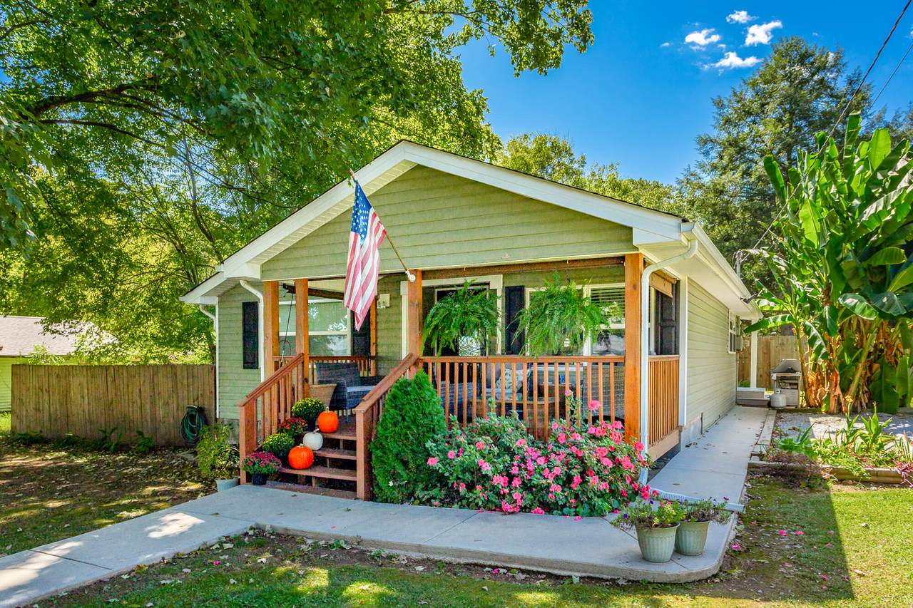 1542 Thrasher Pike - Photo 1