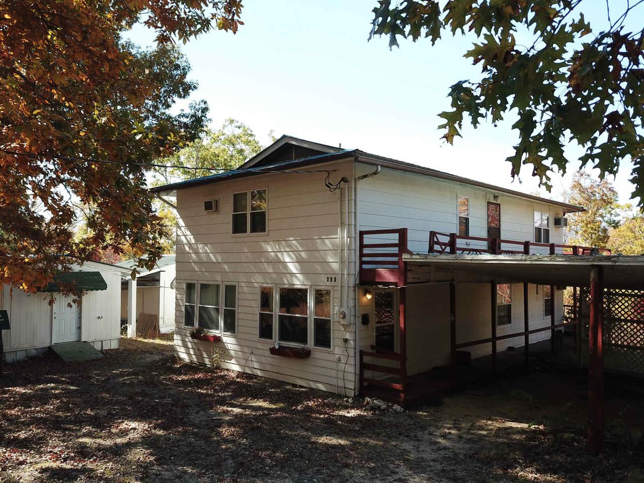421 Dogwood Ln - Photo 1