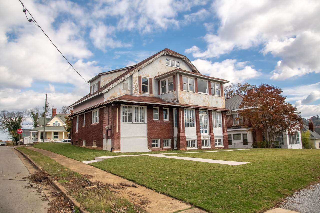 2000 Oak St - Photo 1