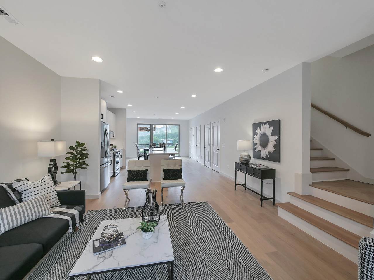 895 Cherokee Blvd - Photo 1