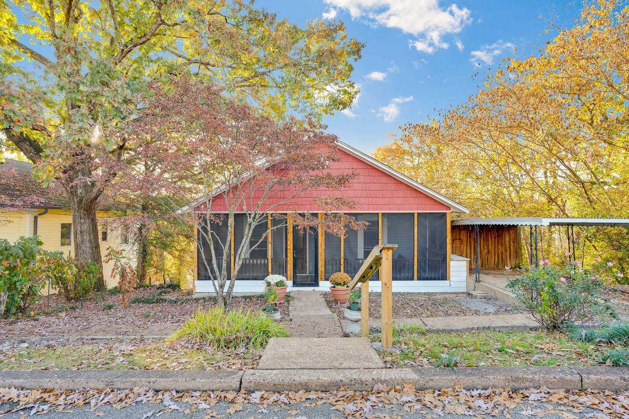104 Baker St - Photo 1