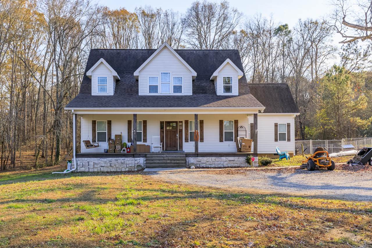 160 Reed Rd - Photo 1