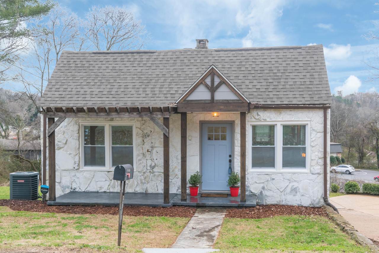2900 Berkley Dr - Photo 1