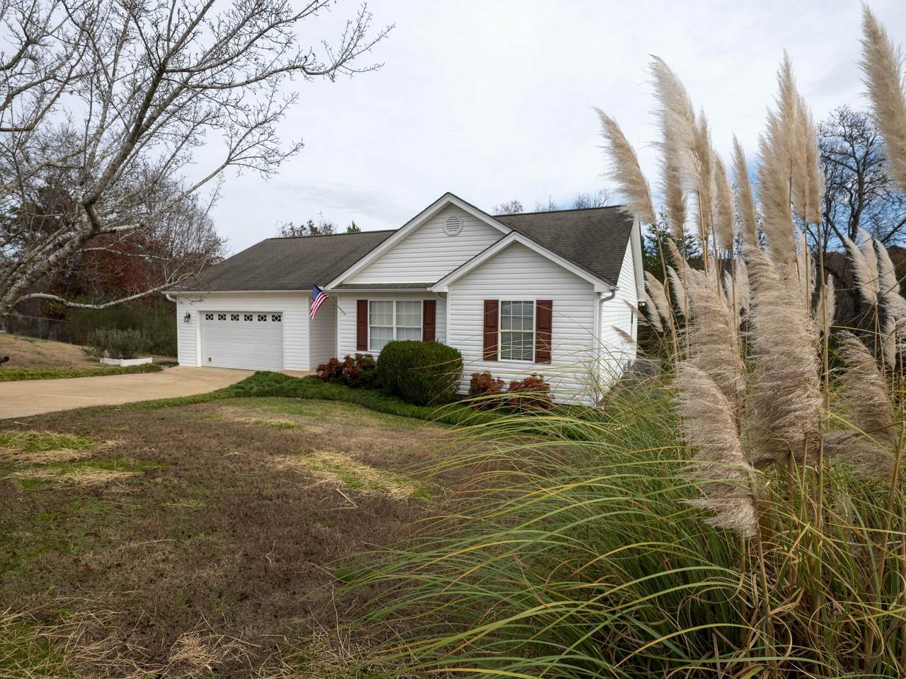 1142 Lightning Dr - Photo 1