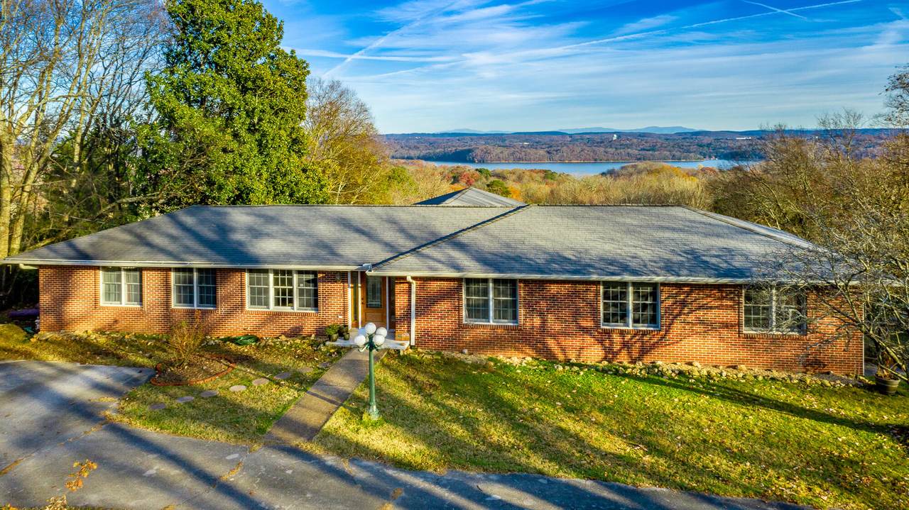 6236 Fairview Rd - Photo 1