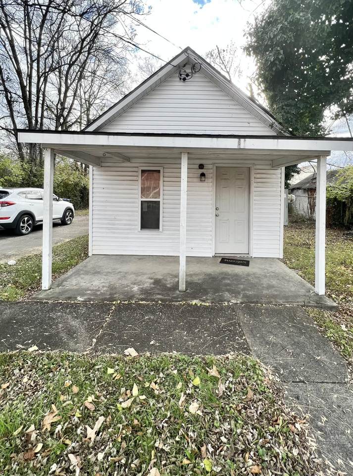 2004 Wilcox Blvd - Photo 1