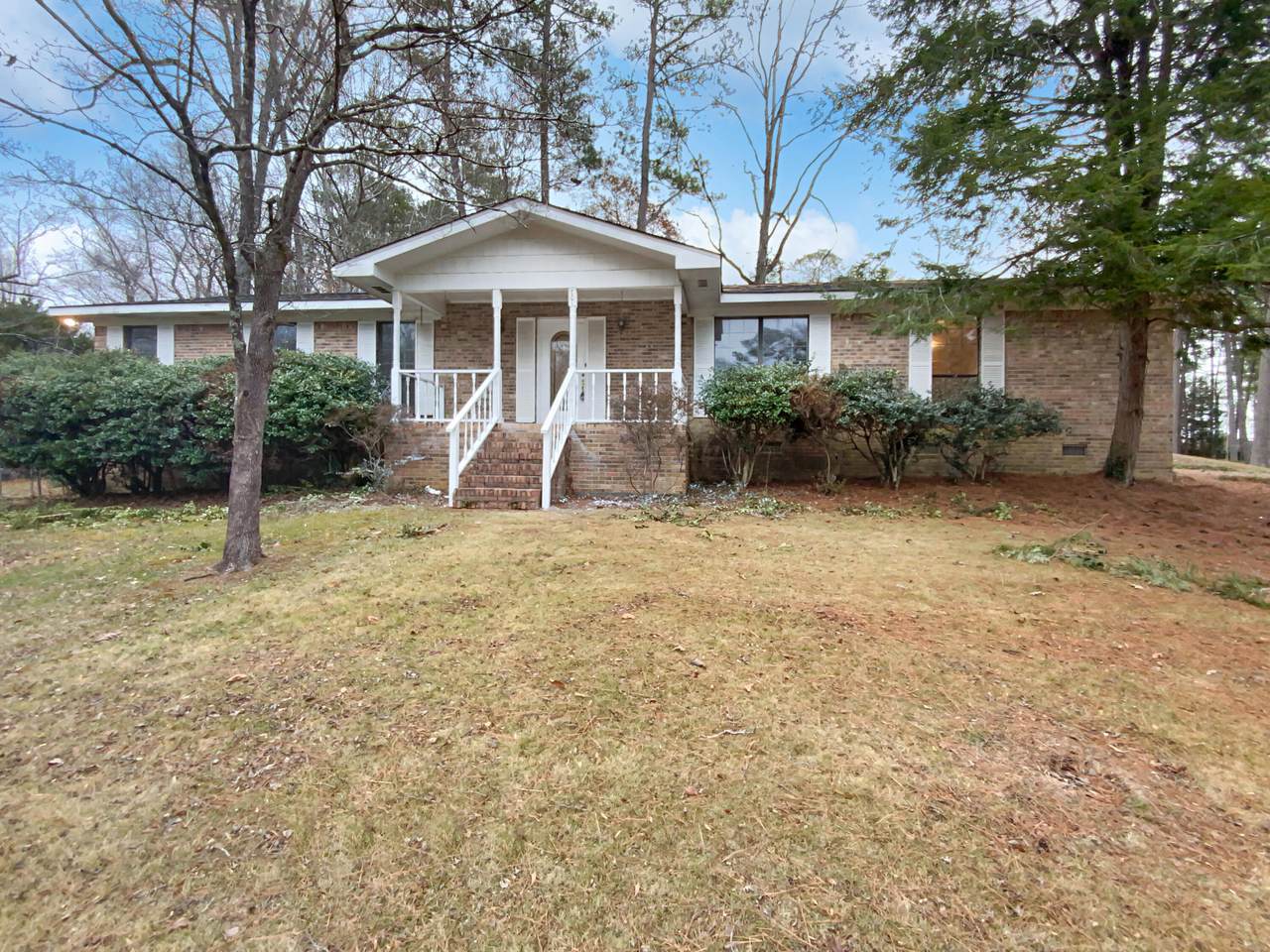 701 Dogwood Cir - Photo 1