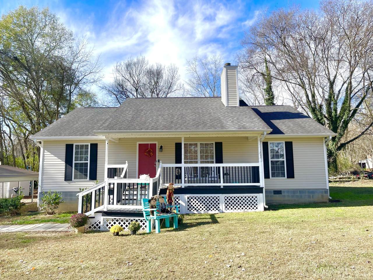 1610 Thrasher Pike - Photo 1