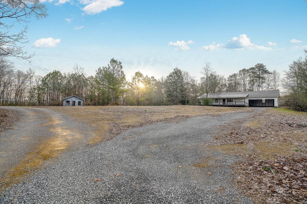 210 Swallow Way - Photo 1