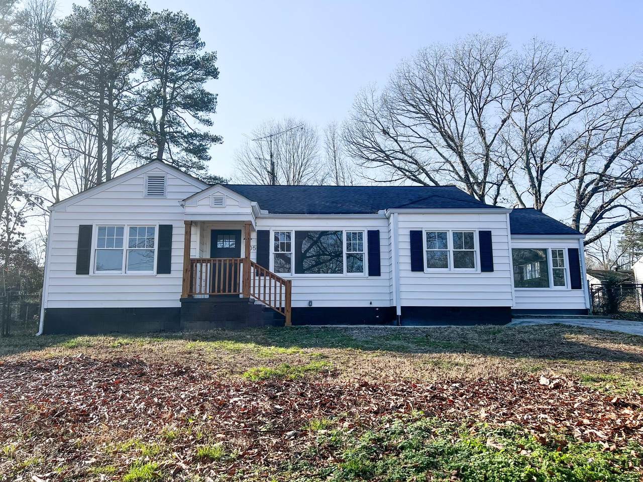 105 Lake Ter - Photo 1