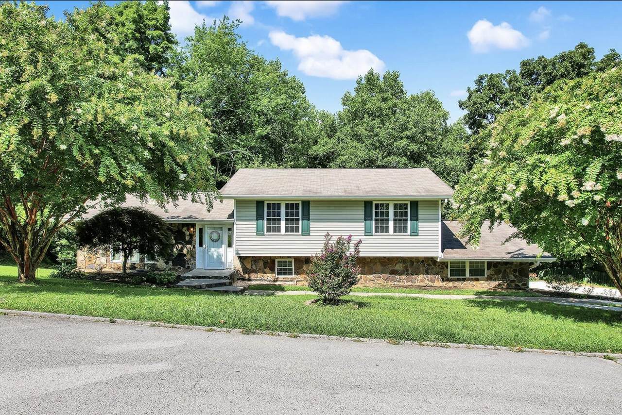 6902 Deerwood Dr - Photo 1