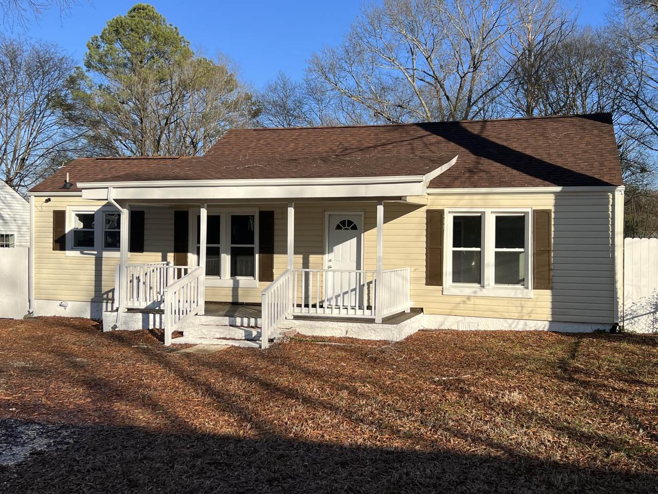 43 Hollywood Dr - Photo 1