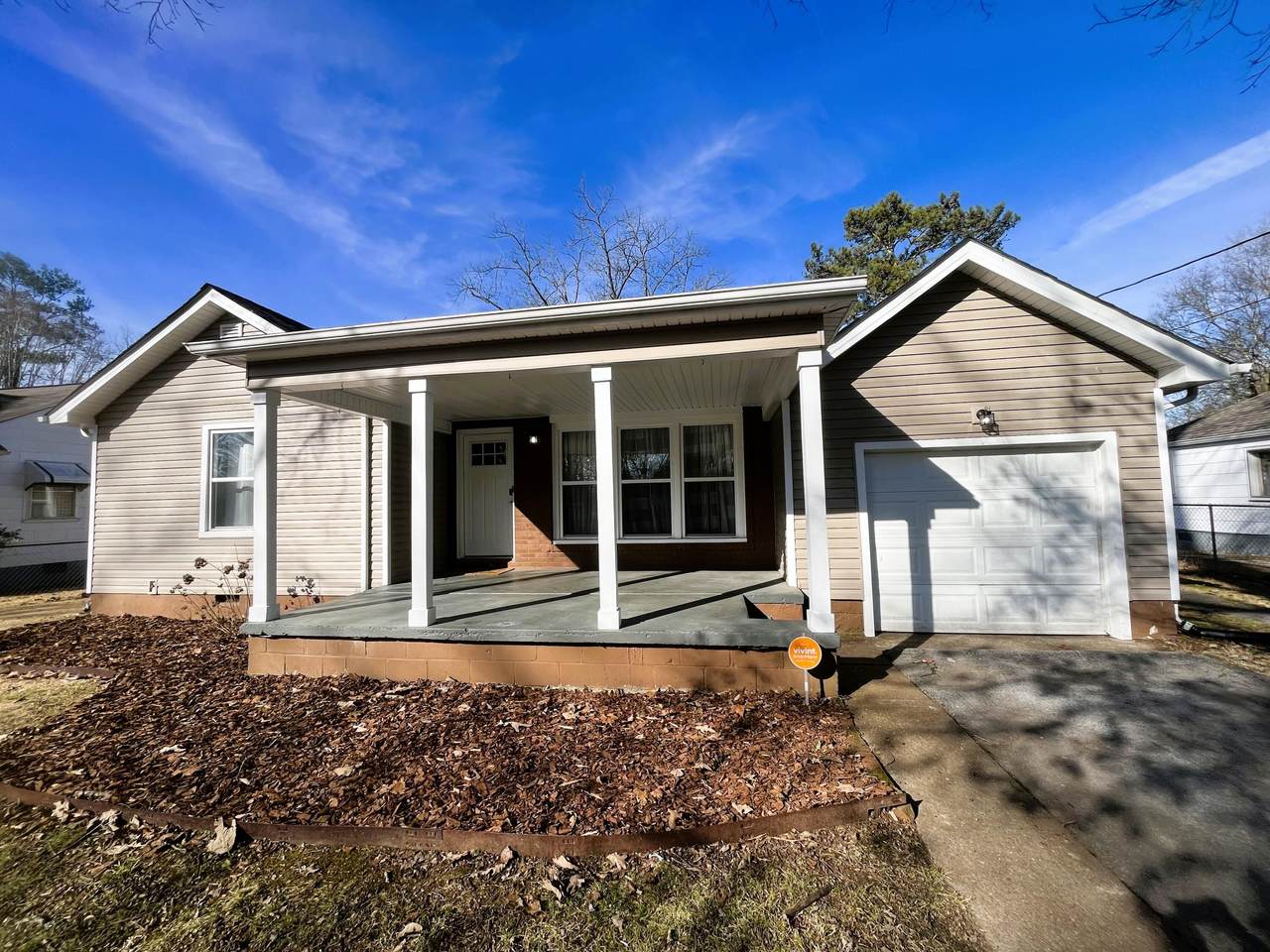 703 Woodvale Ave - Photo 1