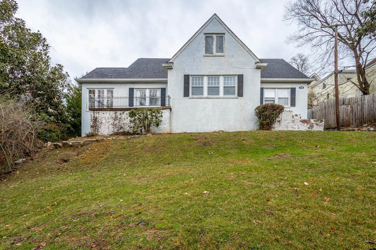 715 Oxford Rd - Photo 1