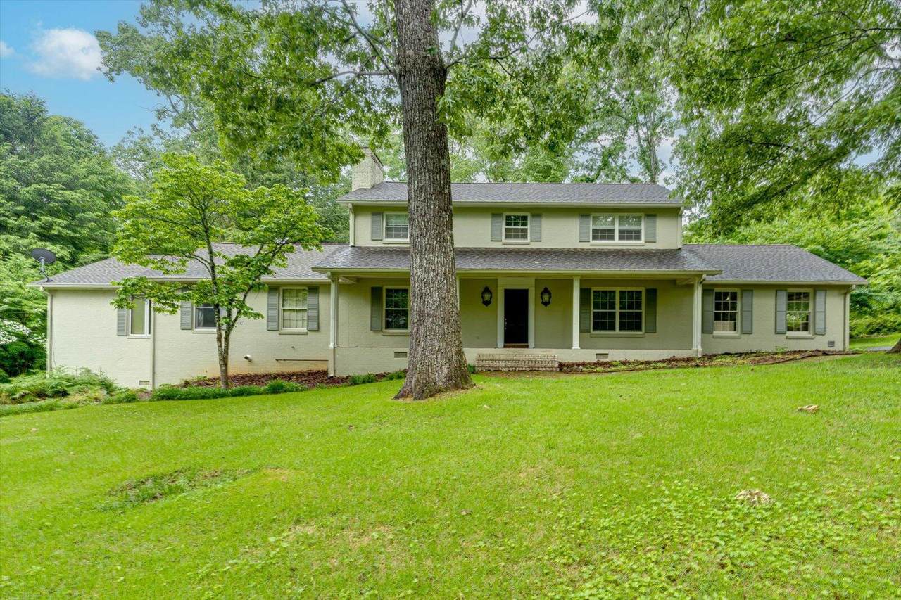 220 Lynnwood Drive - Photo 1