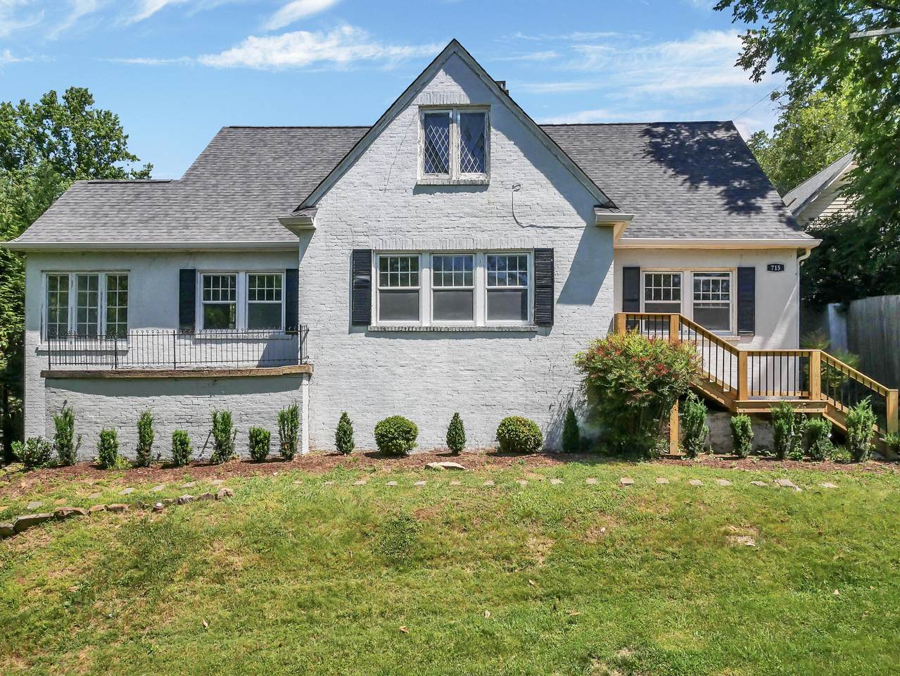 715 Oxford Road - Photo 1