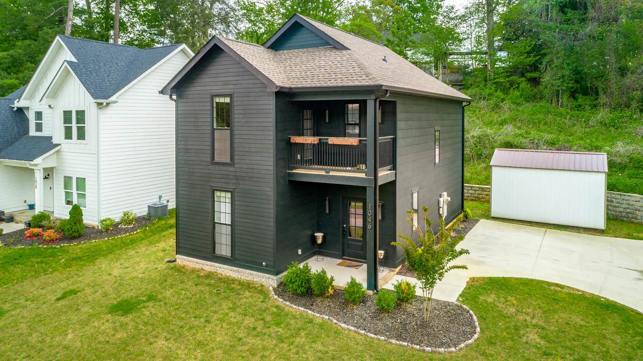 1046 Seminole Drive - Photo 1