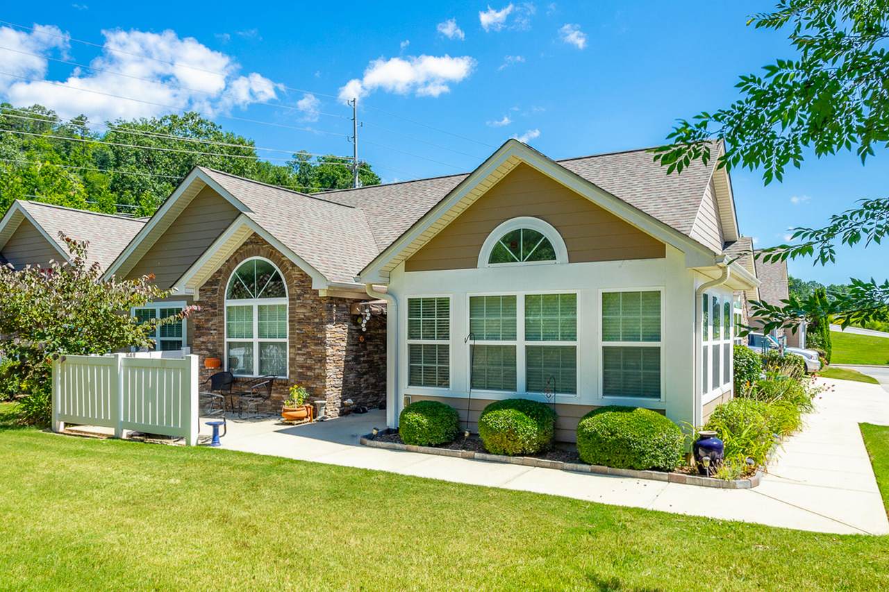 871 Carlisle Lane - Photo 1