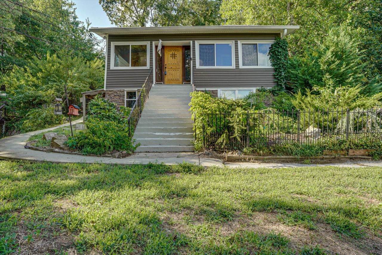 811 Poindexter Avenue - Photo 1