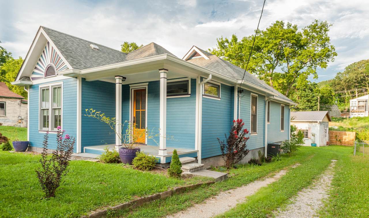 708 Spears Avenue - Photo 1