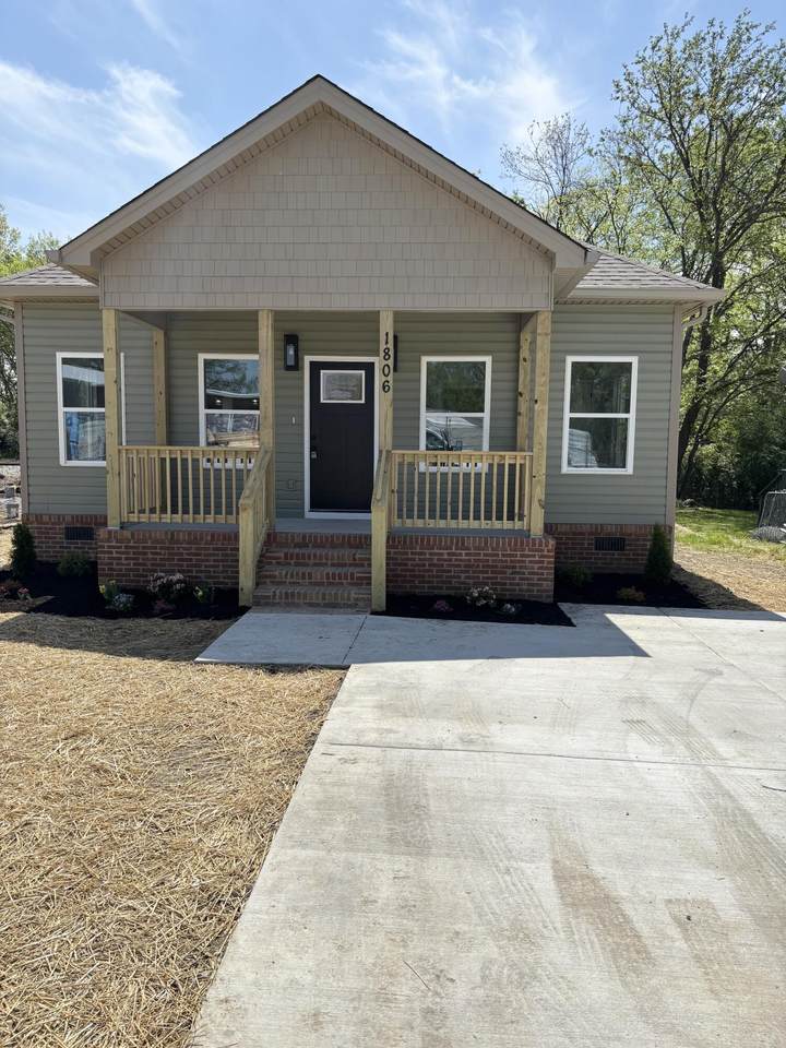 1806 Ocoee Street - Photo 1