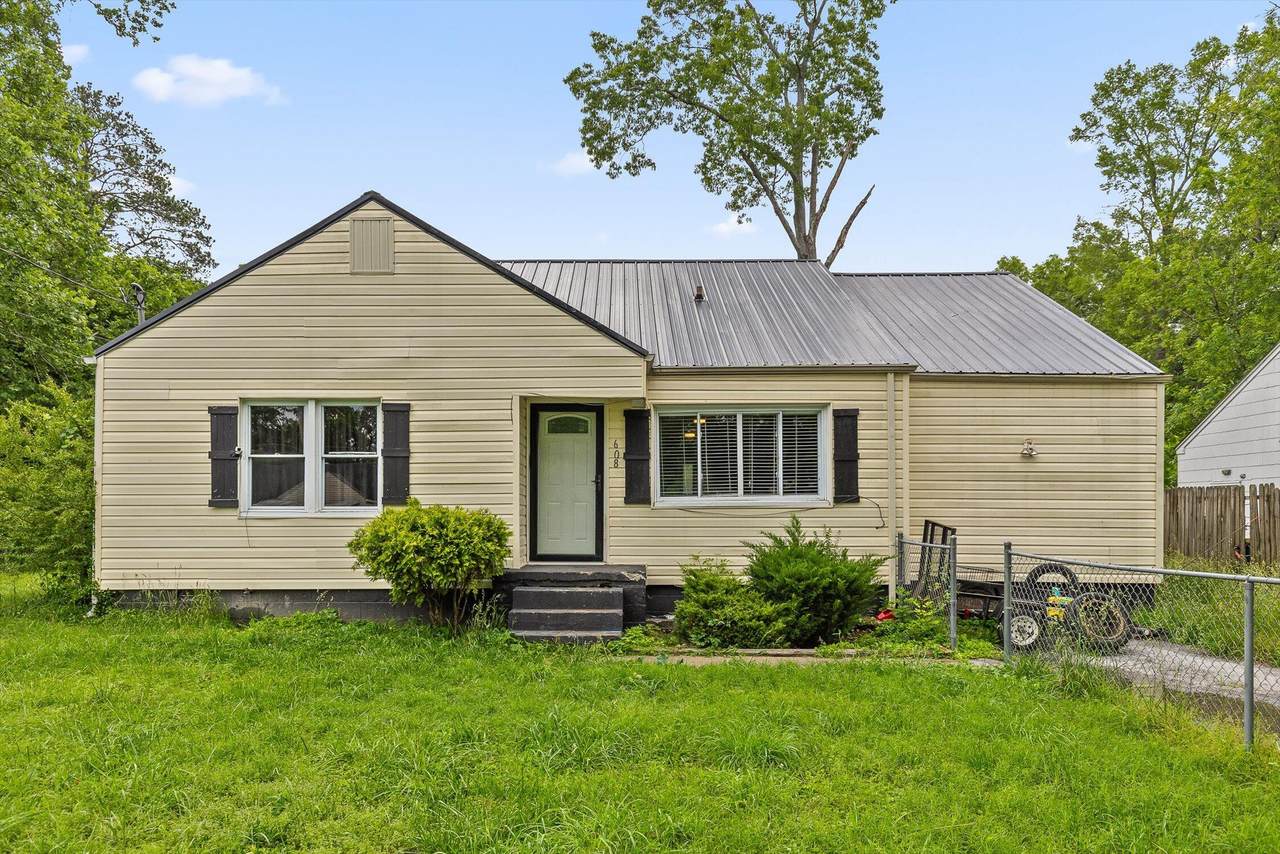 608 Parkview Drive - Photo 1