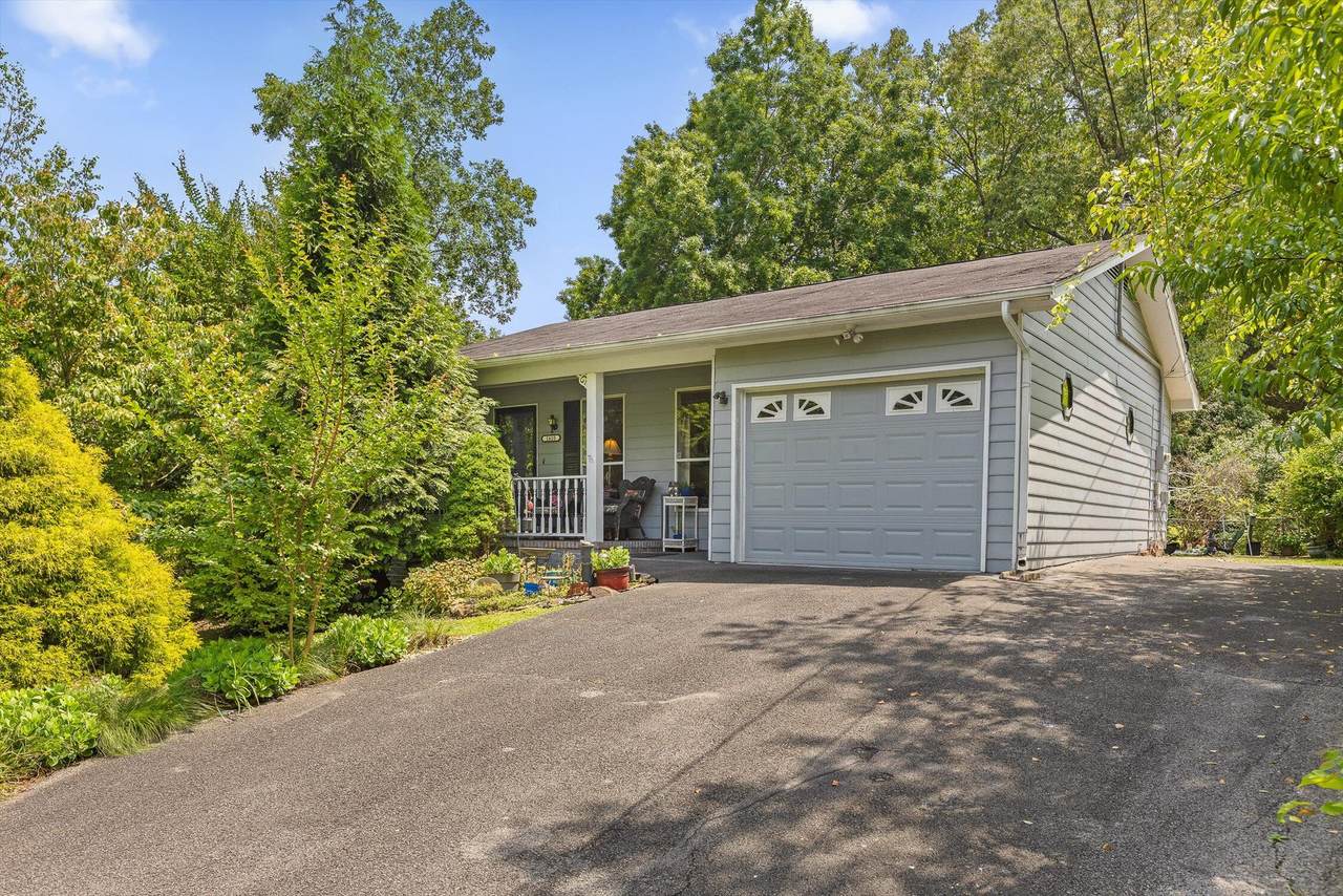 1610 Zale Drive - Photo 1