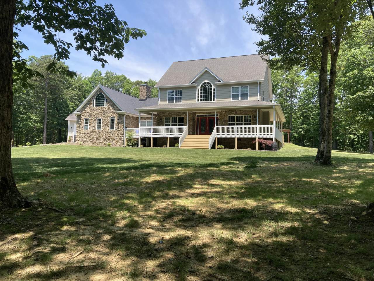 361 Pine Ridge Drive - Photo 1