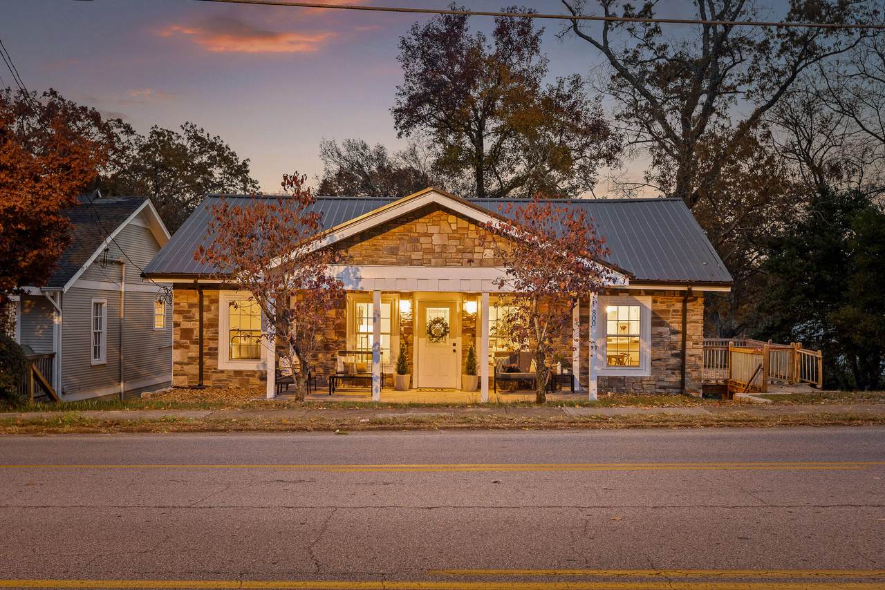 800 Barton Avenue - Photo 1