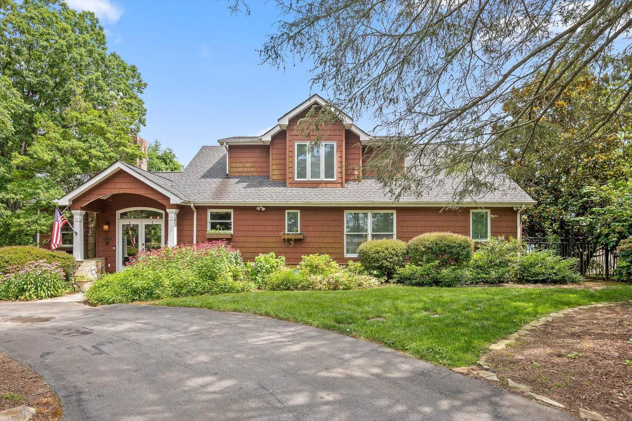 212 Palisades Drive - Photo 1