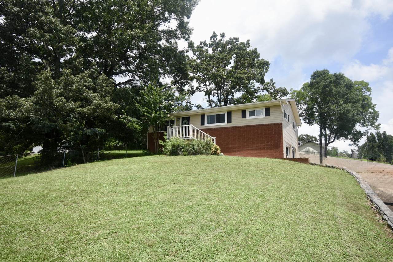 268 Lawrence Drive - Photo 1