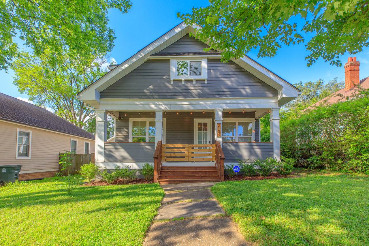2104 Oak Street - Photo 1