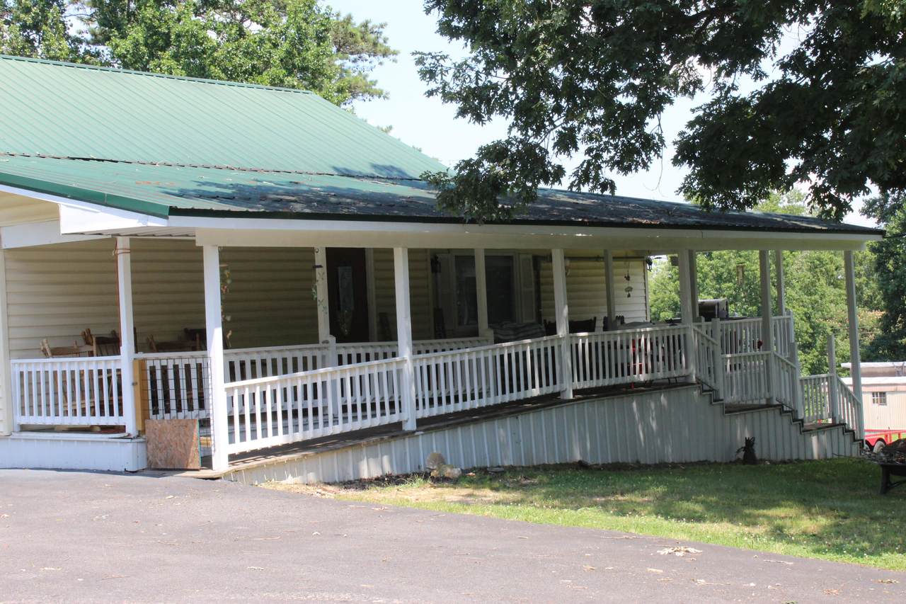 150 Crane Street - Photo 1