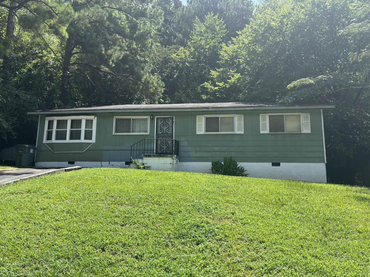 3426 Vinewood Drive - Photo 1