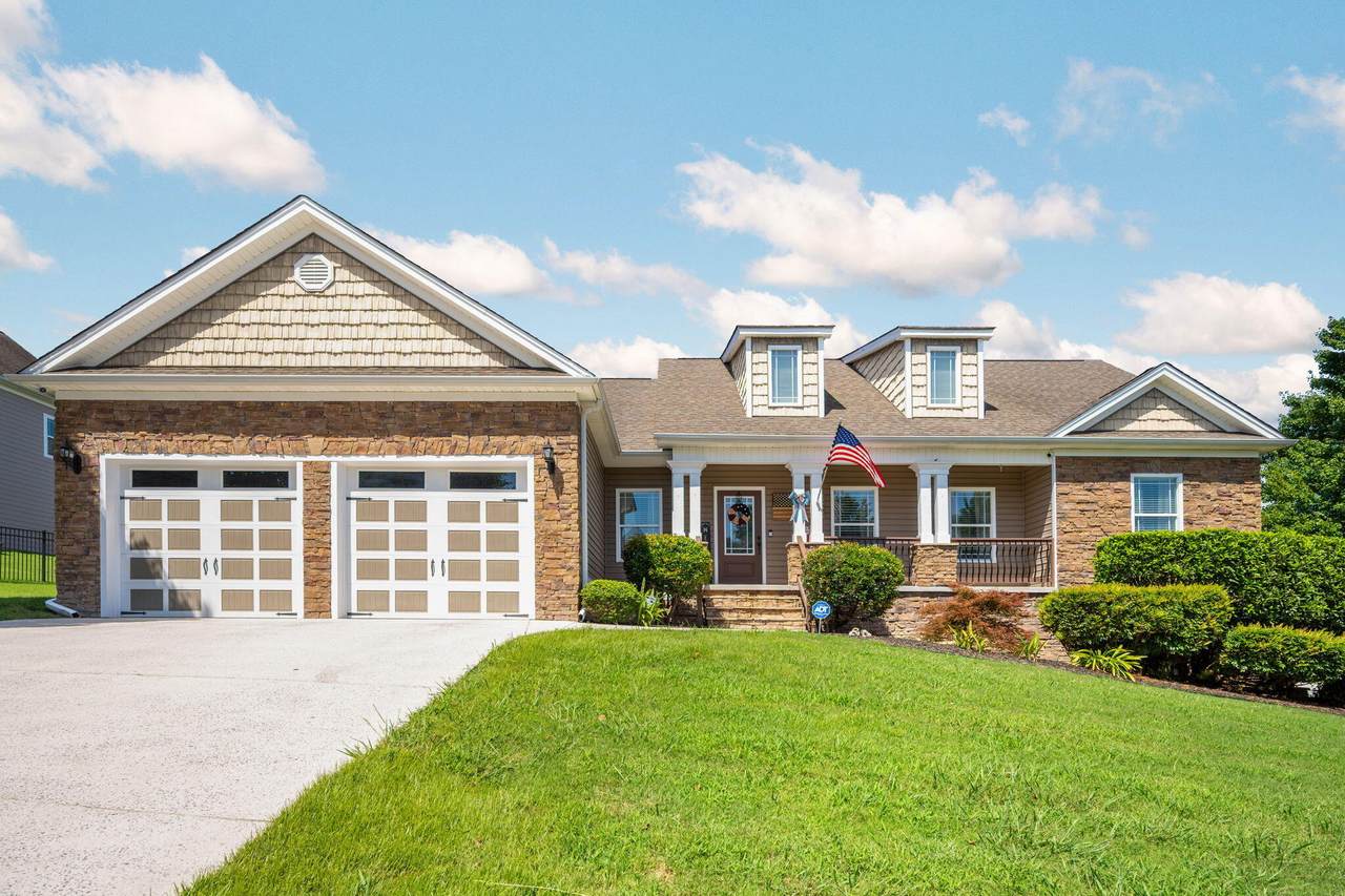 52 Running Oak Drive - Photo 1