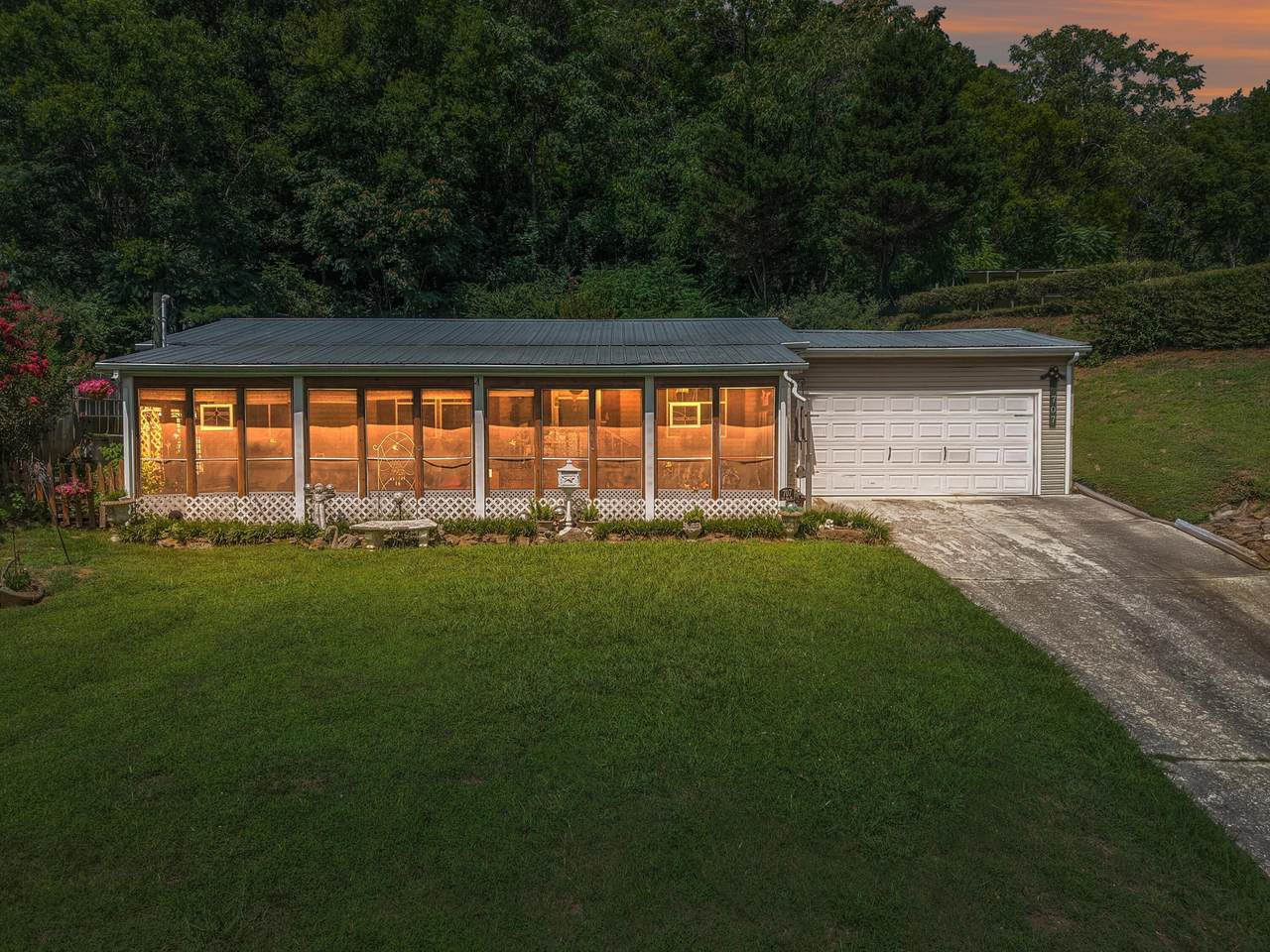 707 Bell Avenue - Photo 1