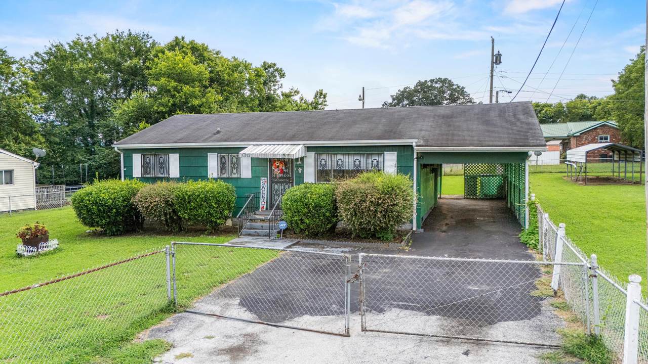 1108 Crutchfield Street - Photo 1