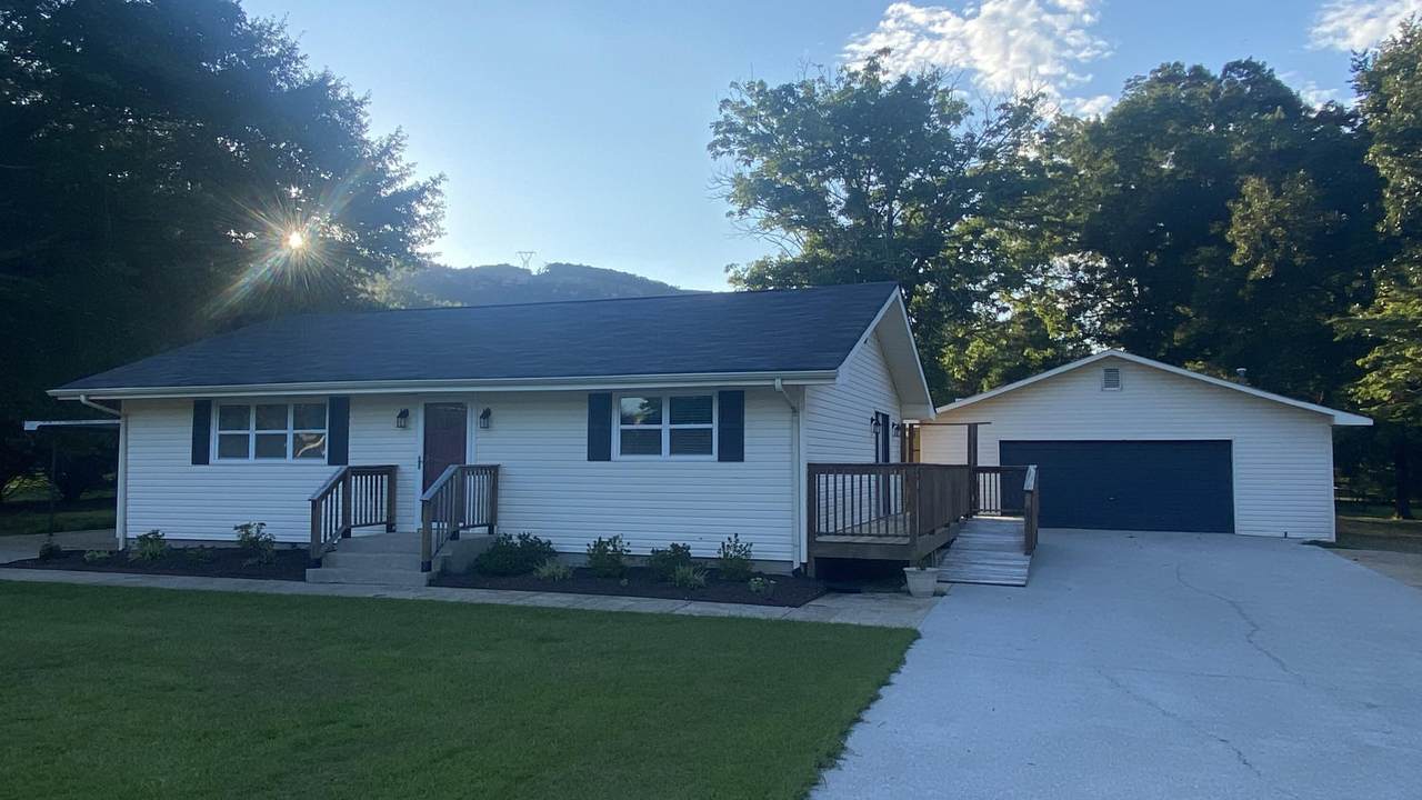 8625 Boxwood Lane - Photo 1