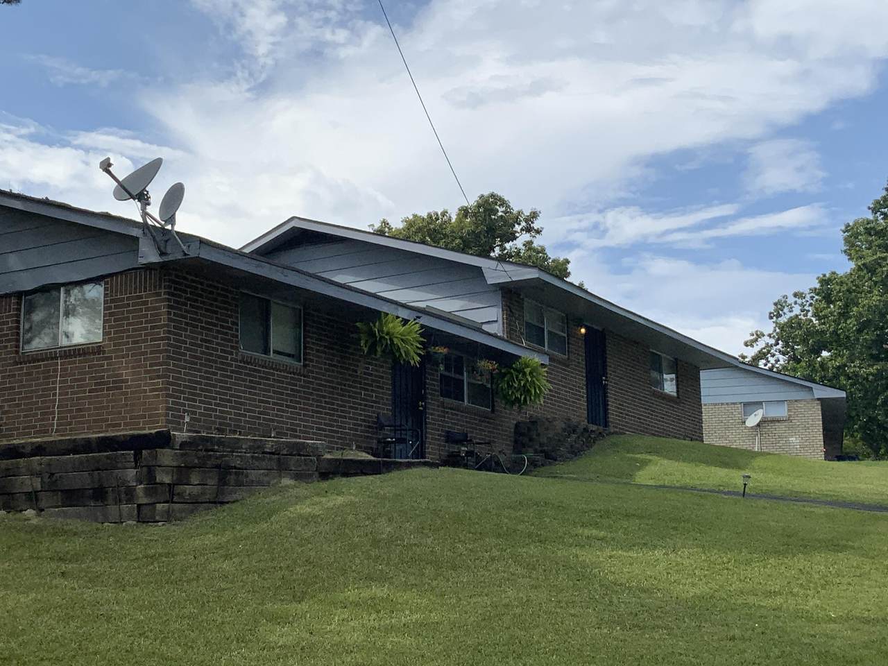 1659 Hamlet Drive - Photo 1