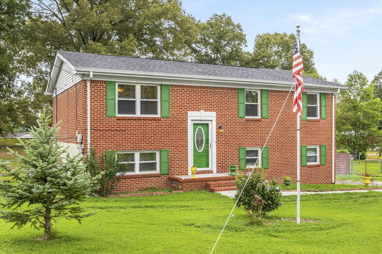 1645 Dale Lane - Photo 1